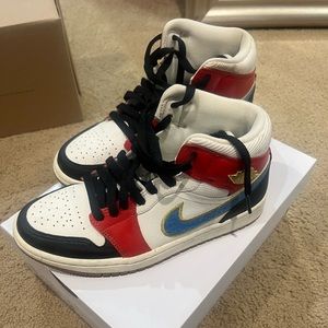 Women’s Nike Air Jordan 1 mid SE sail/lt photo blue-chile red size 7 with box